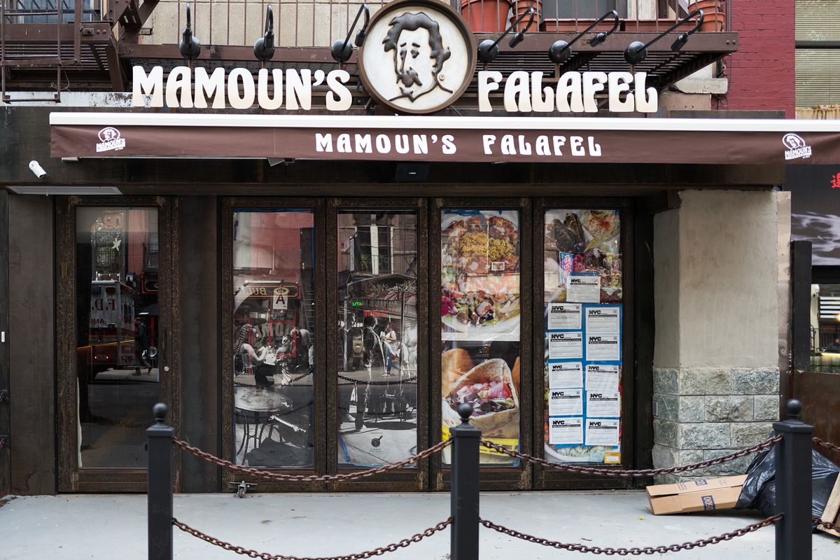 Cadena de Sándwiches “Mamoun’s Falafel” Demandada Por Violaciones de Pago