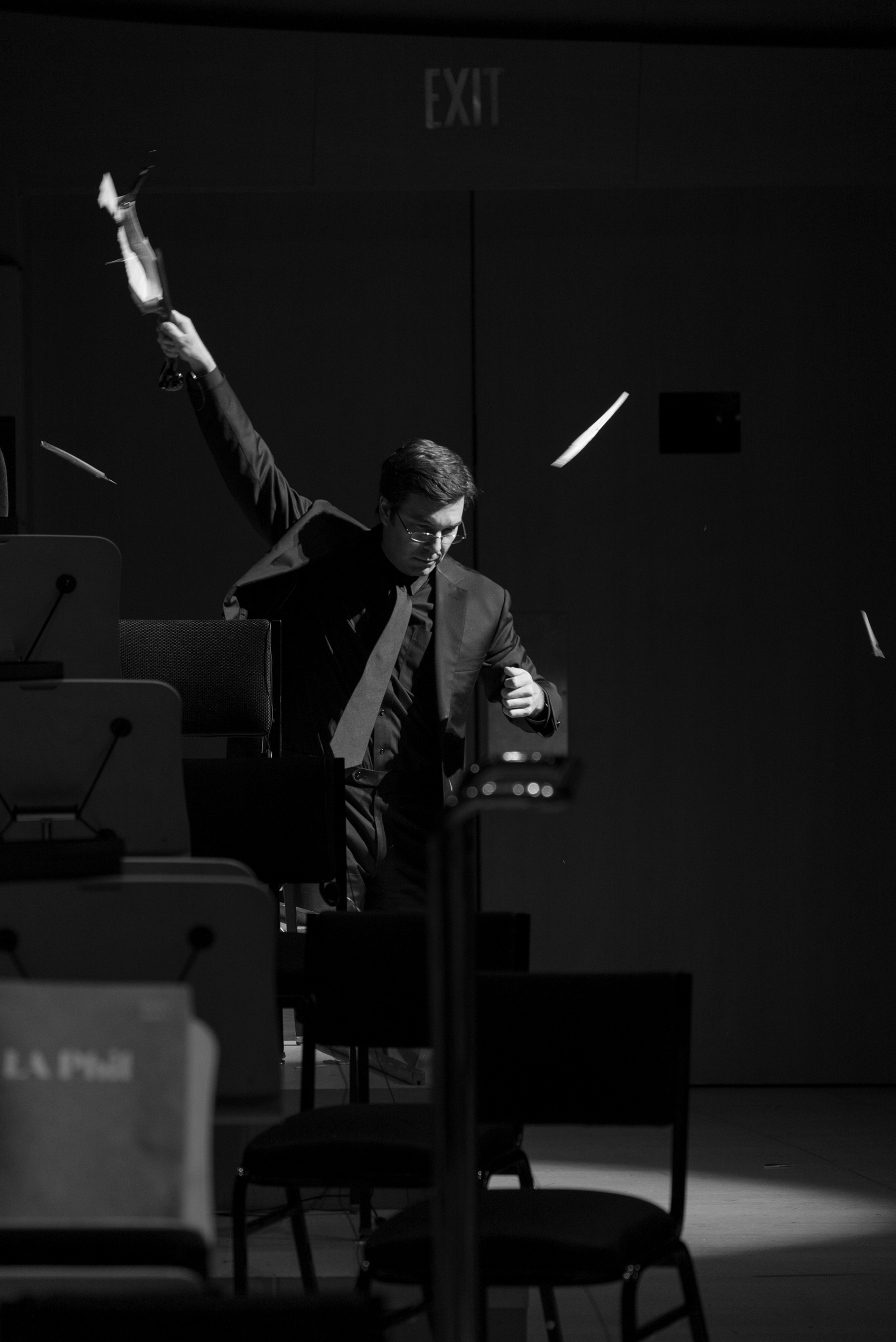 Nathan Cole, LA Phil First Associate Concertmaster, performing Nam June Paik’sOne, for solo violin, November 2018 Fluxconcert | Photo credit: Ian-Byers Gamber for the LA Phil