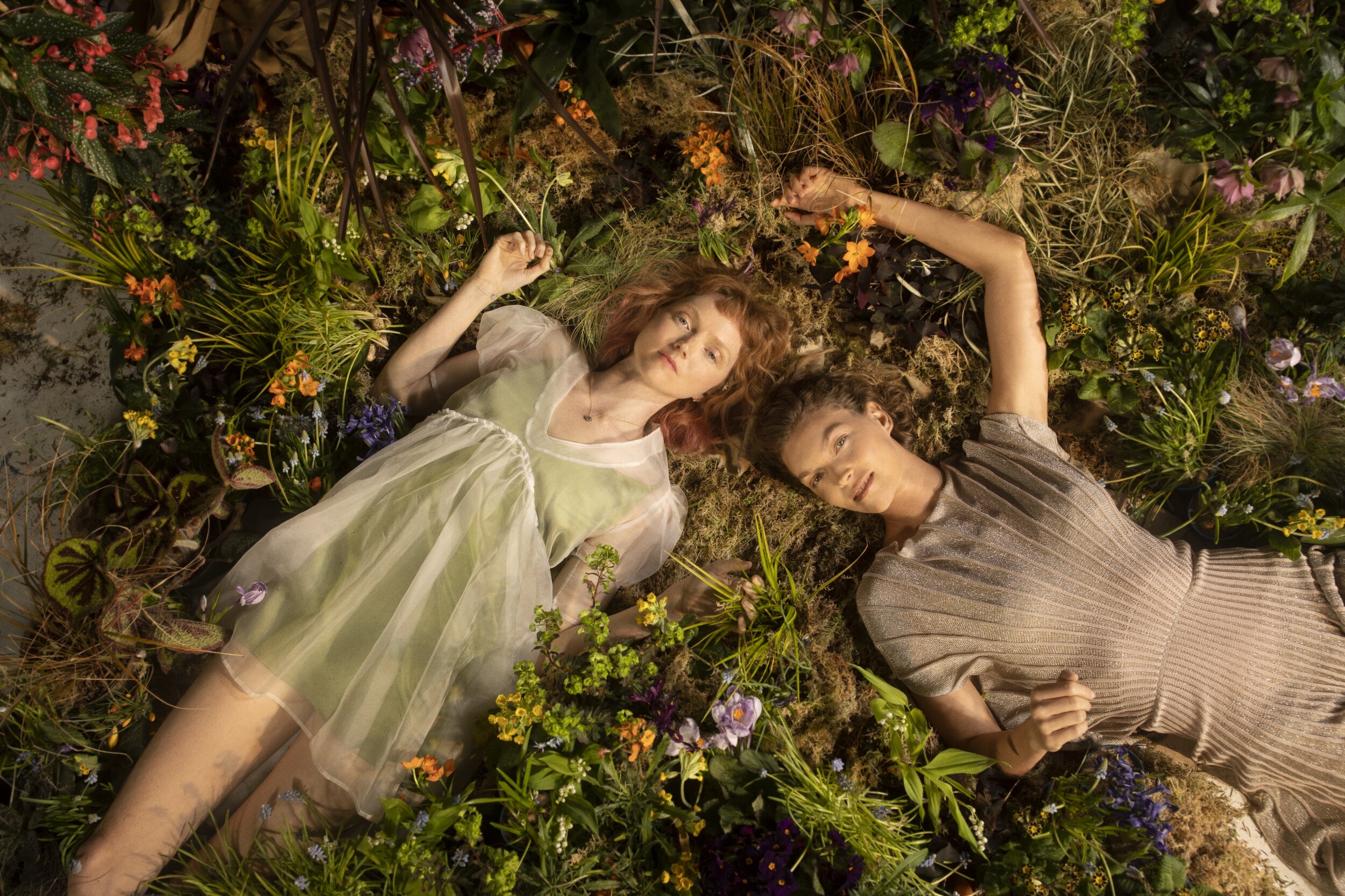 Left to Right: Lily Cole, and Arizona Muse.