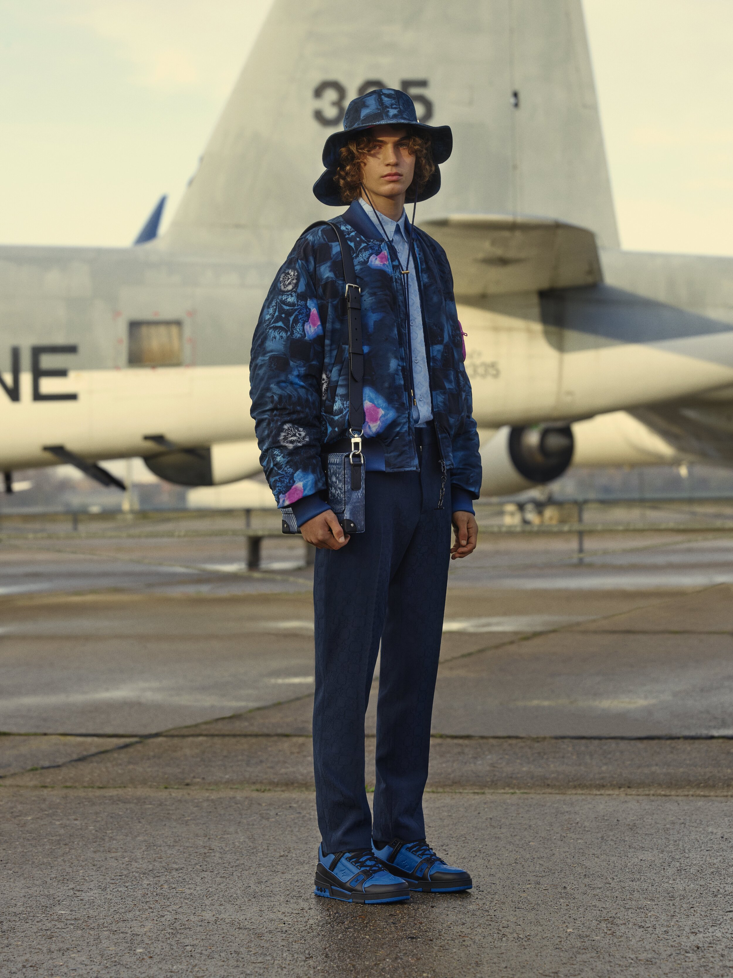 LVFLAUNTLOOK1.jpg