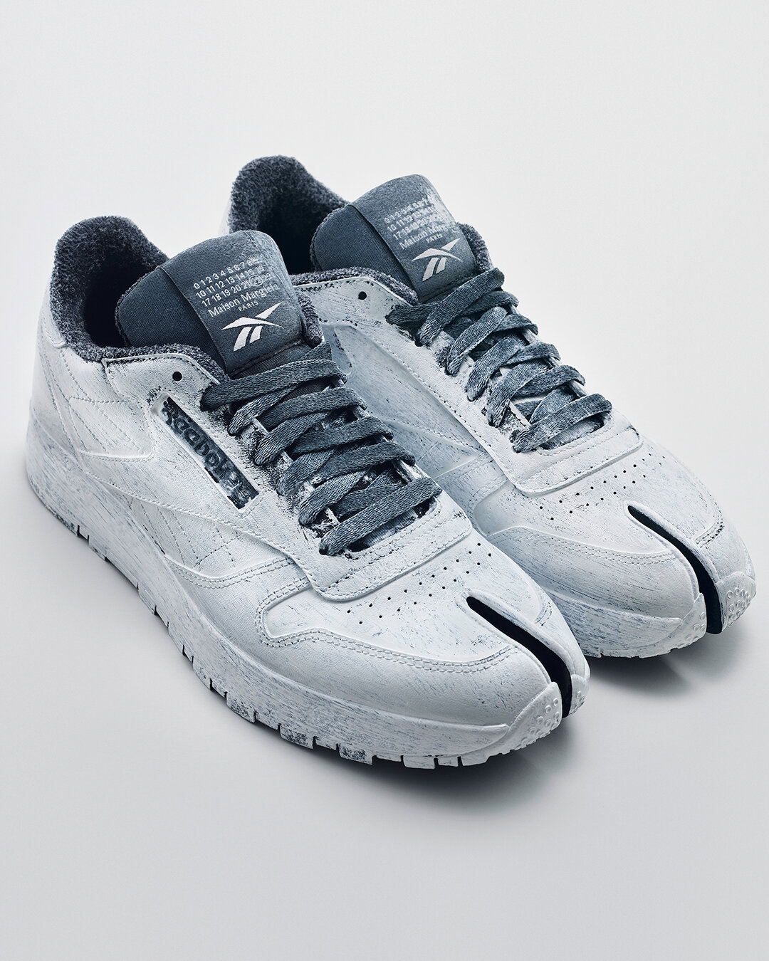 Maison Margiela x Reebok - Bianchetto Tabi Classic Leather- FLAUNT