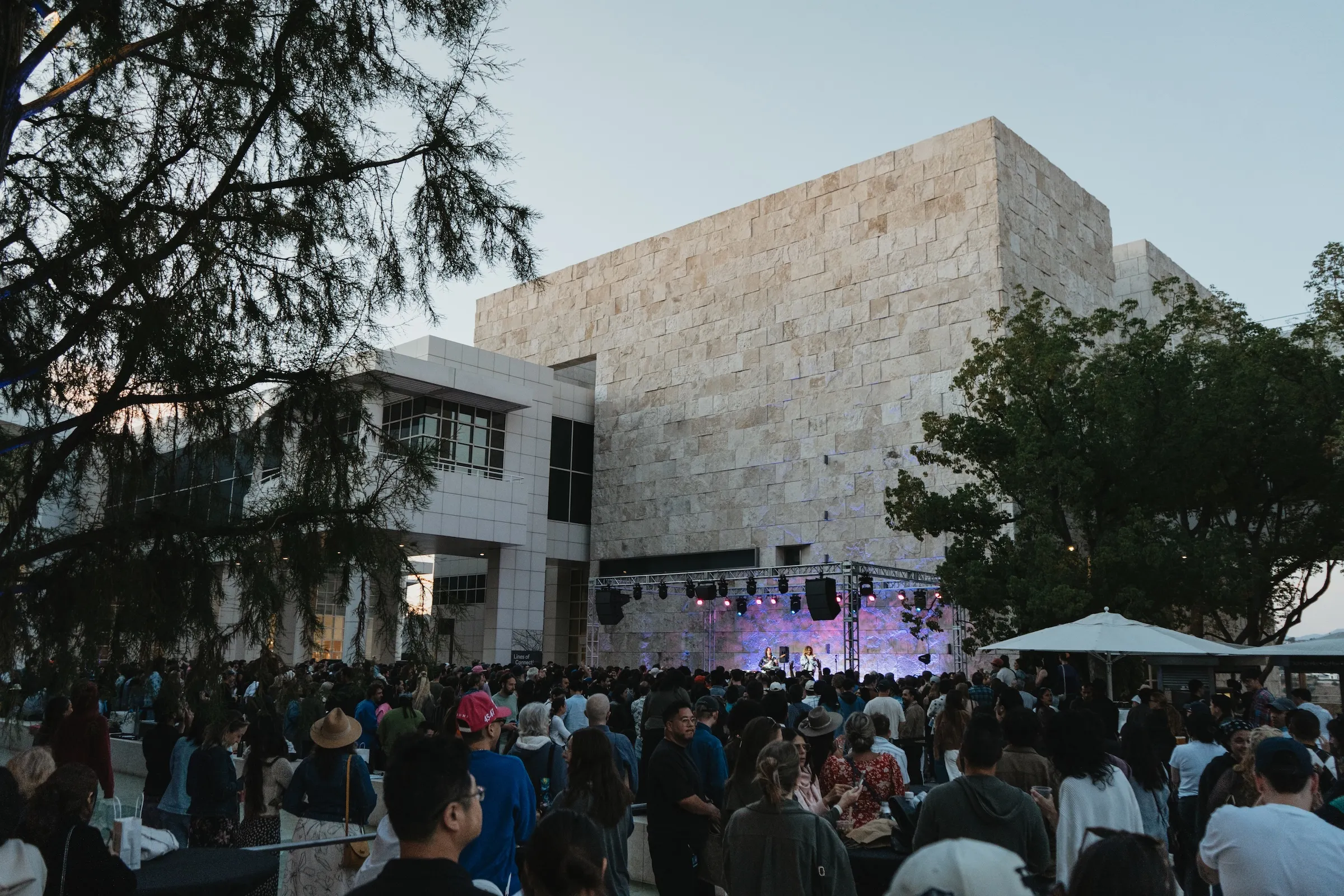 The Getty Center | Lavender Trellises, Cobalt Blue Skies, and Monet’s Mojito