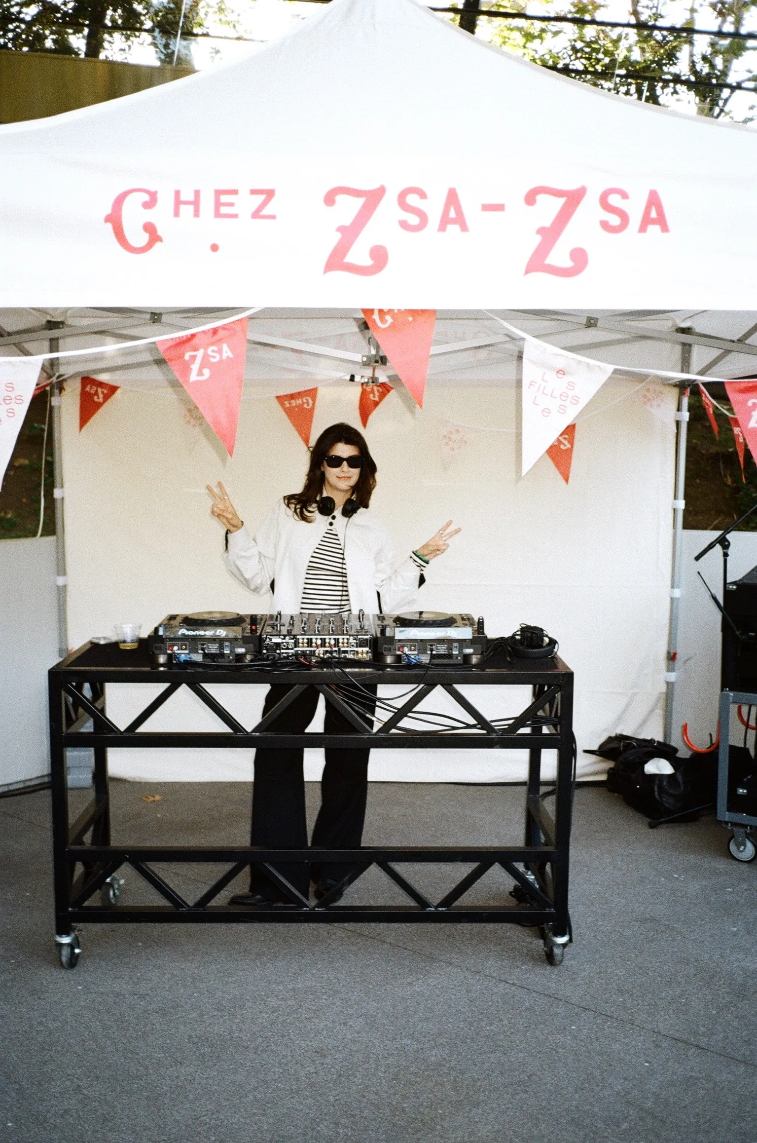 Les Filles | Chez Zsa Zsa at Three Nights