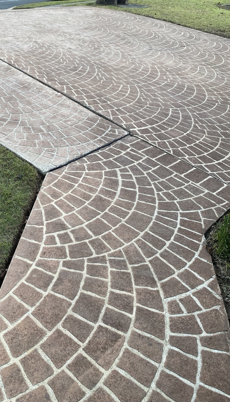 Driveway after pressure cleaning