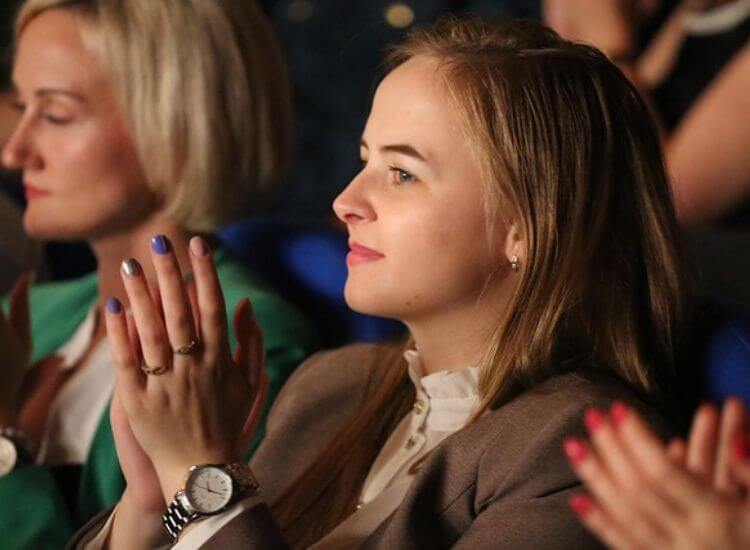 engaging audience listening to an informative speech