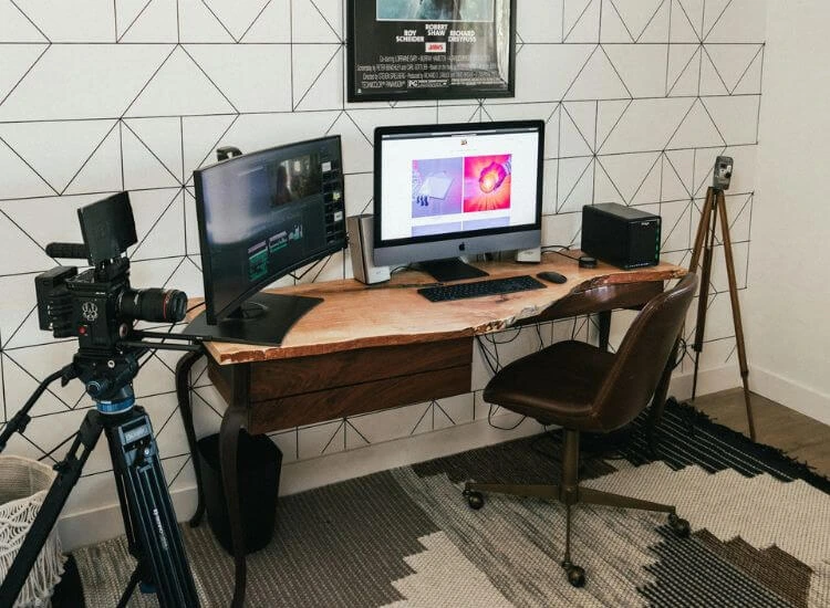 content creator desk setup