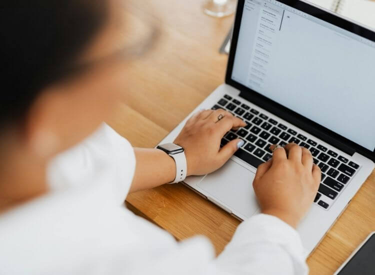 sending emails to webinar attendeed