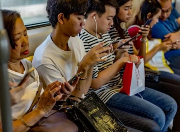 people watching videos on their smartphones