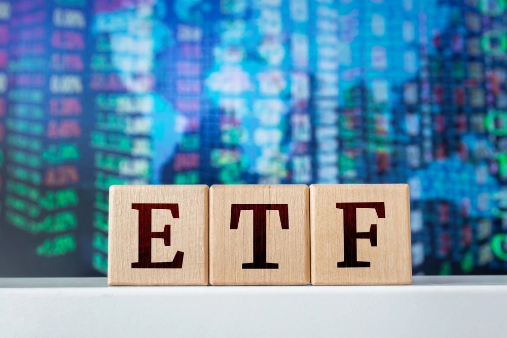 Spot Bitcoin ETFs Garner Investor Confidence Despite August Outflows