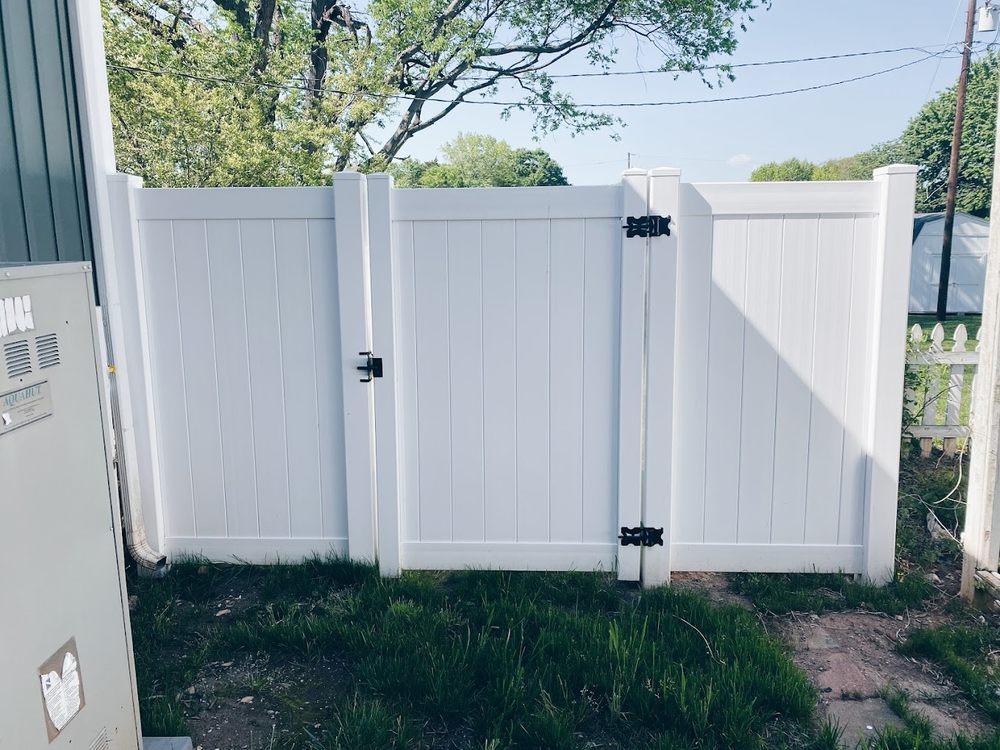 Vinyl Gate and Fence