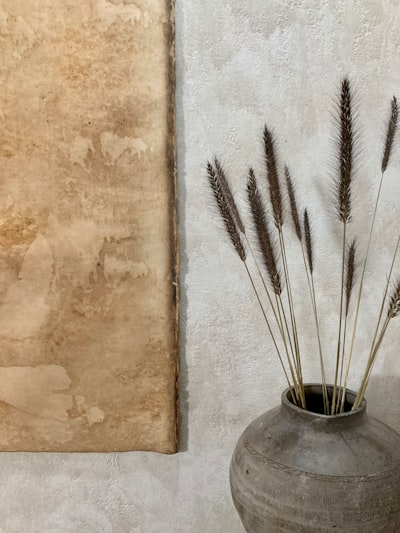 neutral colored home decor.