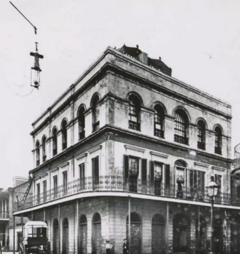 Old Image of LaLaurie Mansion.