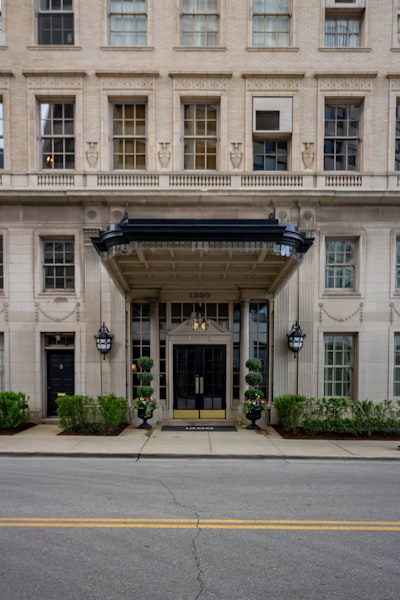 Front of chicago old building.