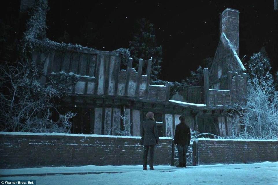 Picture of Hermione and Harry Potter at Godrics Hollow.