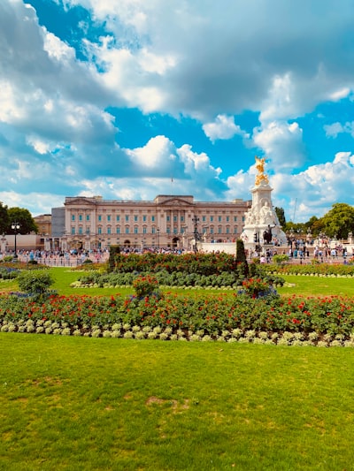 Buckingham palace.