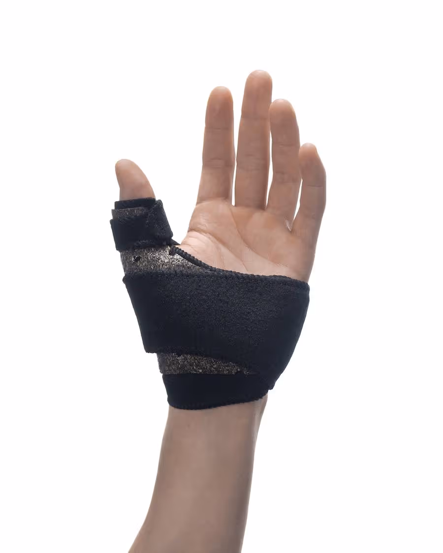 Fast, radically lightweight and breathable, the UCAST® Short Thumb is an instant favorite among customers. The same product works for left and right hand applications. 