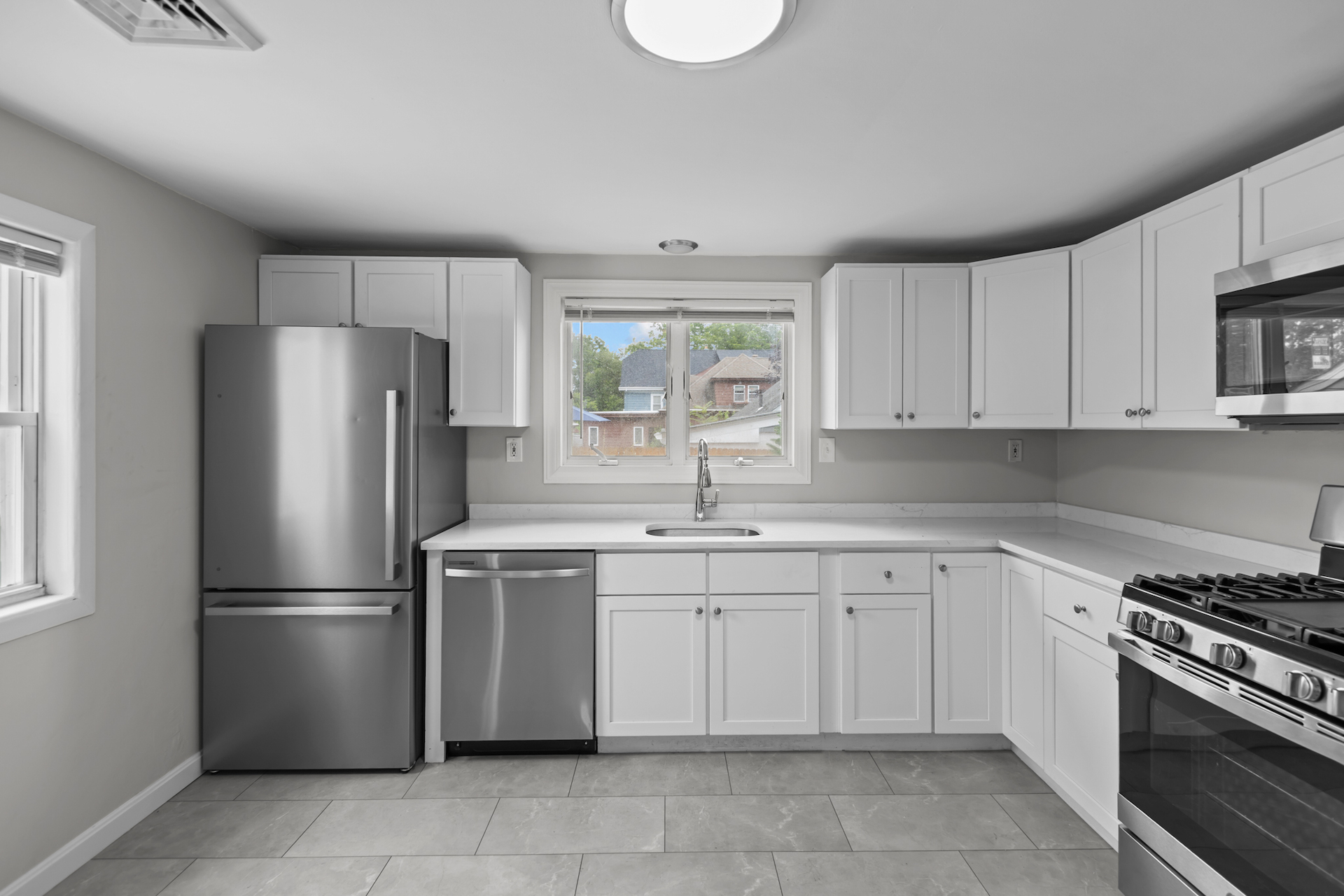 249 Whitford Ave, Providence, RI 02908