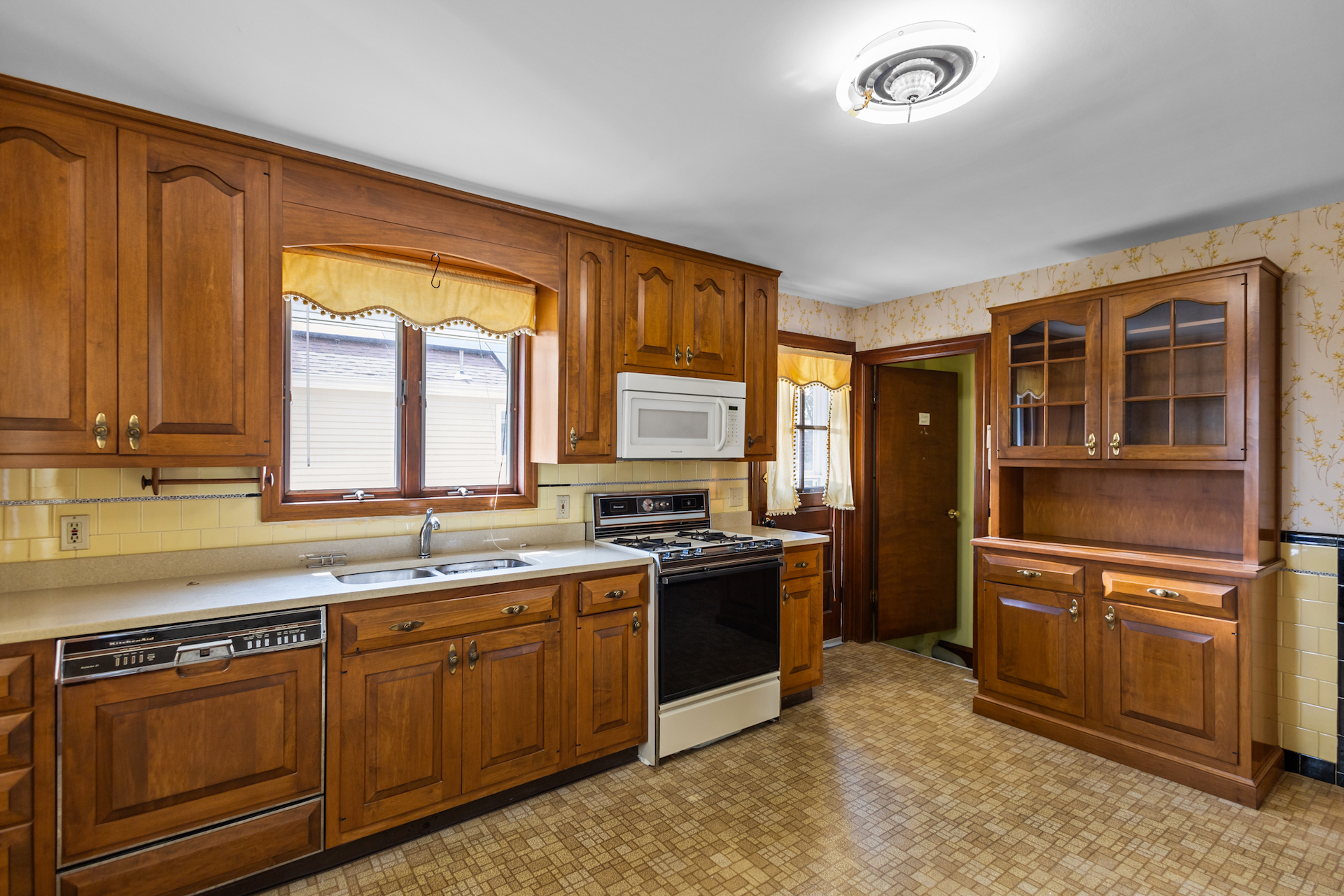 99 Mink Rd, Providence, RI 02908