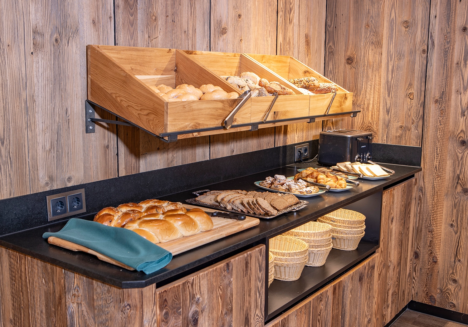 Frühstücksbuffet, Frühstückhotel, Bed and Breakfast in Pertisau am Achensee | Seehotel St. Hubertus