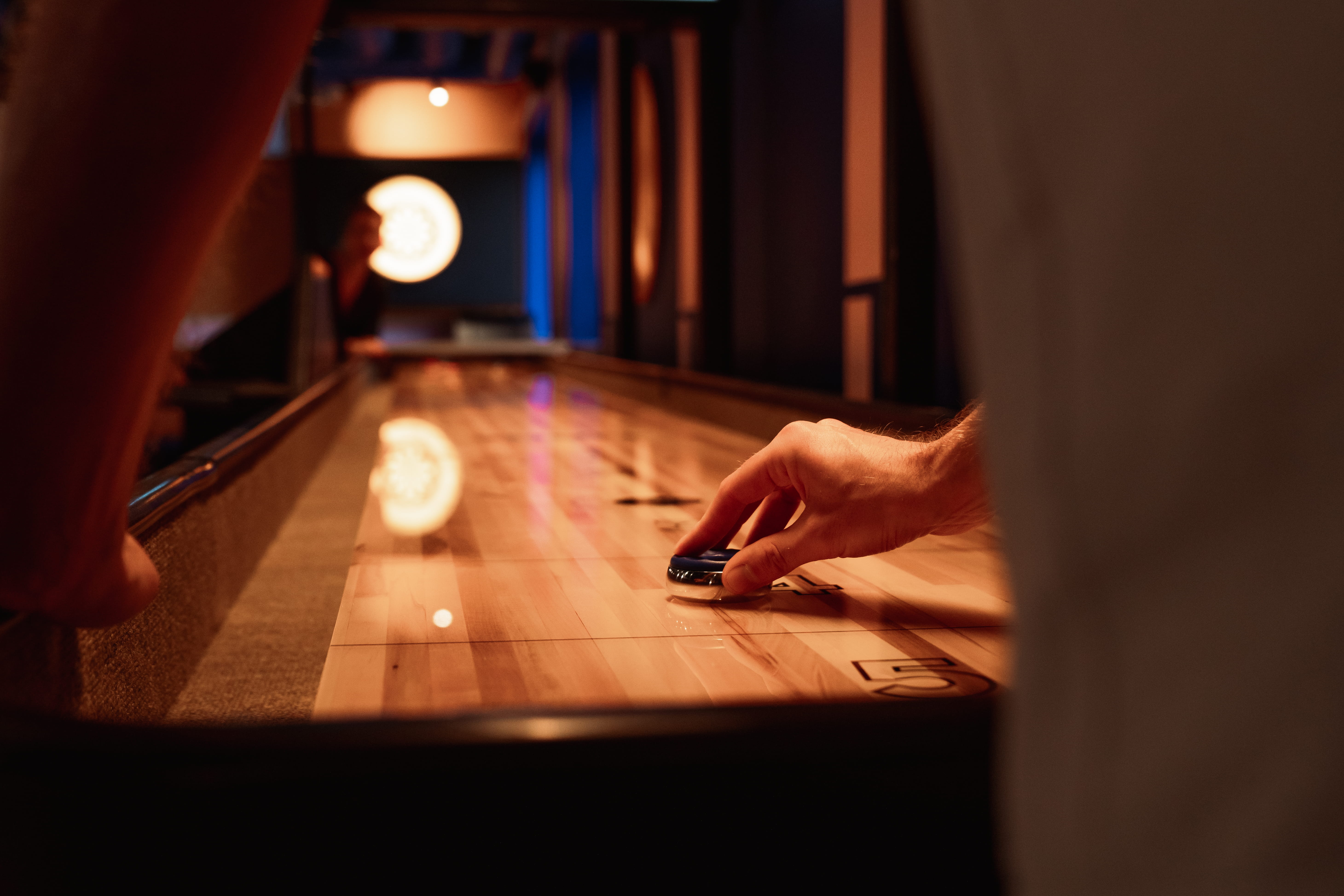 A picture of someone playing shuffle 