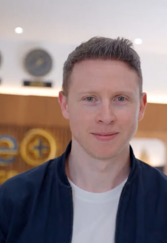 Anthony Potts - 8 months post Hair Transplant - Este Medical