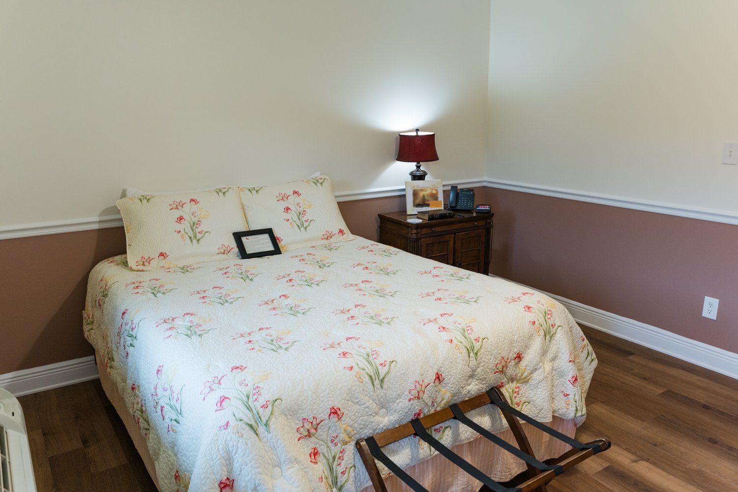 LSC Guest Queen Bed