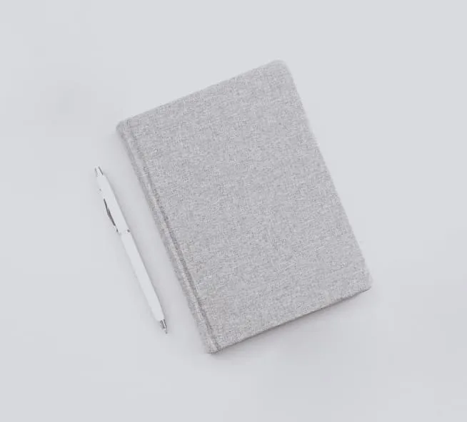 Imagen de un la libreta color gris
