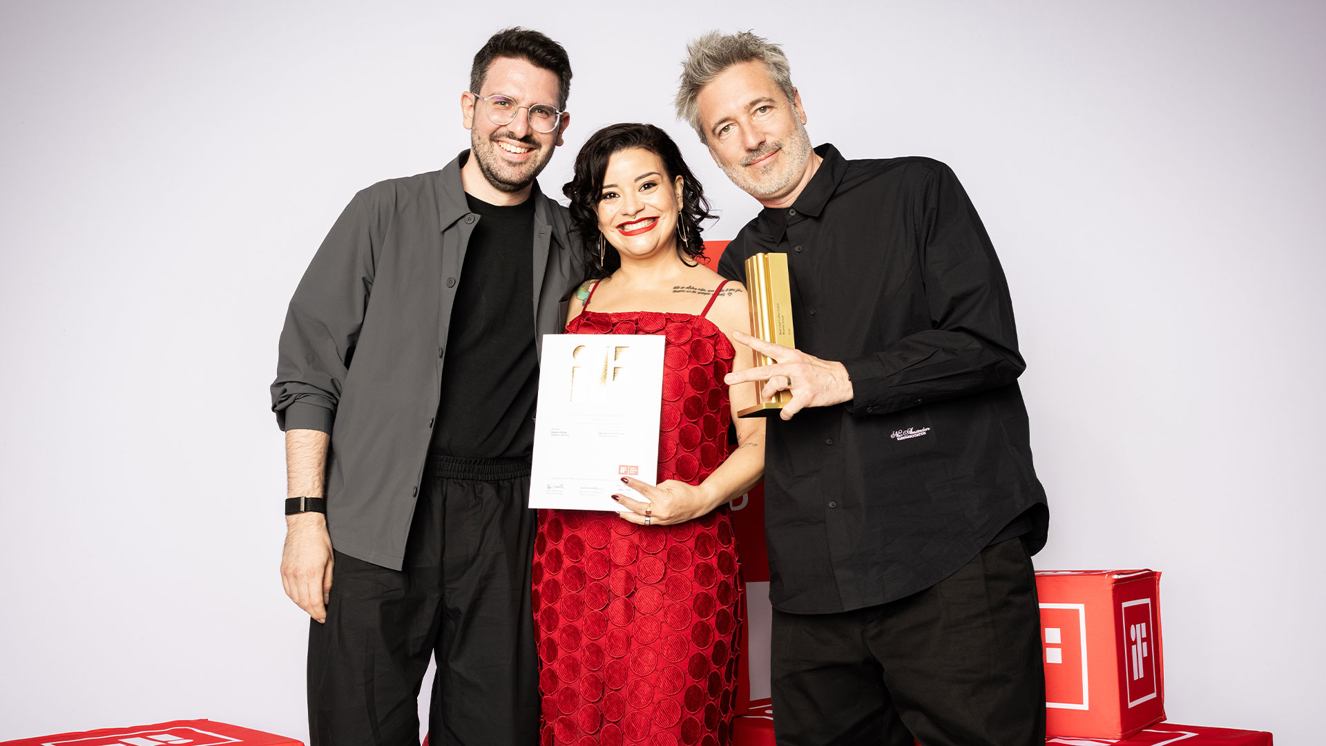 Barbara Silva, Stephan Thiemt and Sven Feustel at the iF design 2026 with the gold award