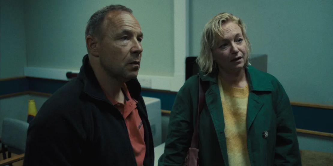 Stephen Graham como Eddie Miller y Christine Tremarco como Manda Miller, en "Adolescence".