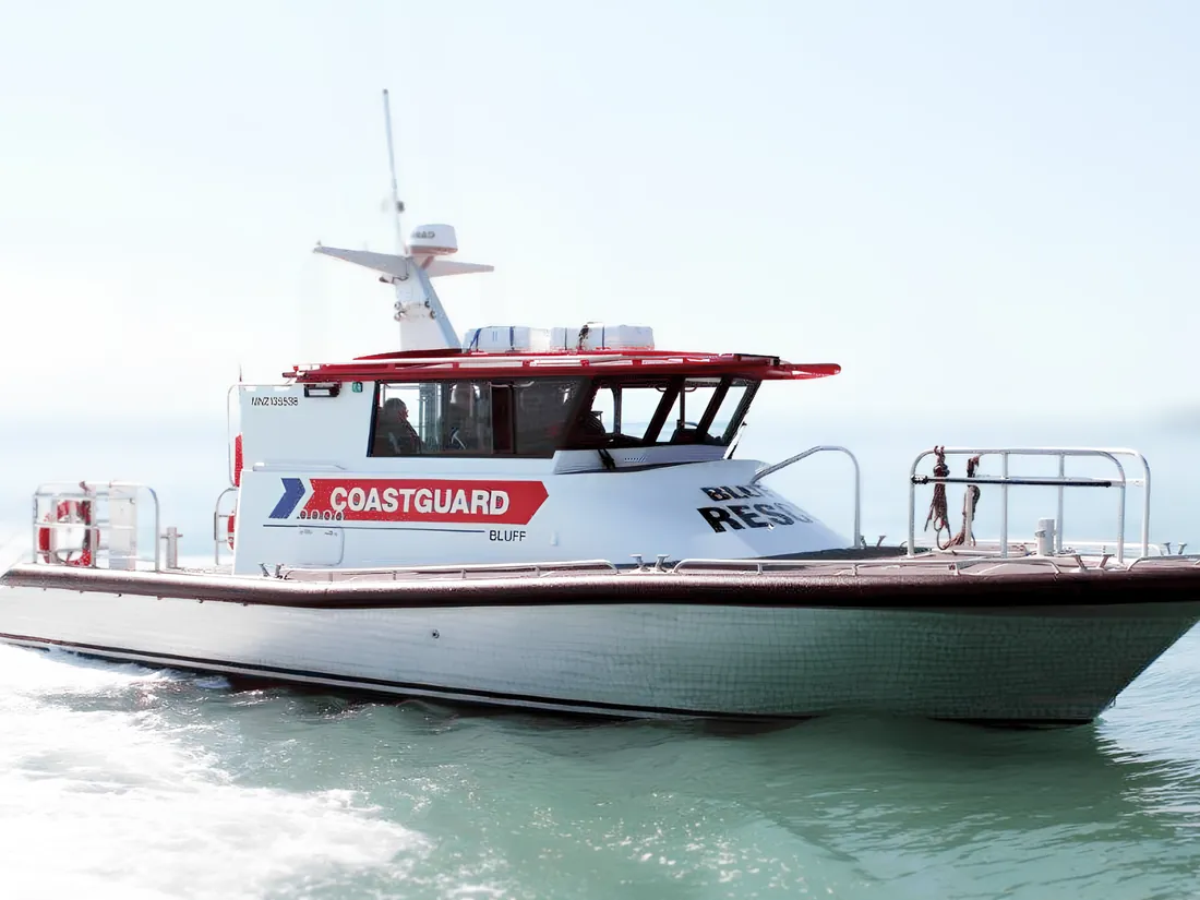 Coastguard patrol boat at sea – GAC marine-certified engine controls