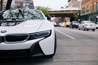 image of the bmw i8 with a front view