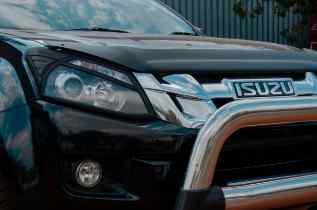 close up of an isuzu truck