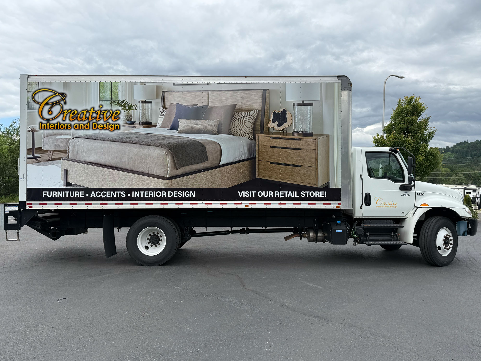 Box Truck Vinyl Install