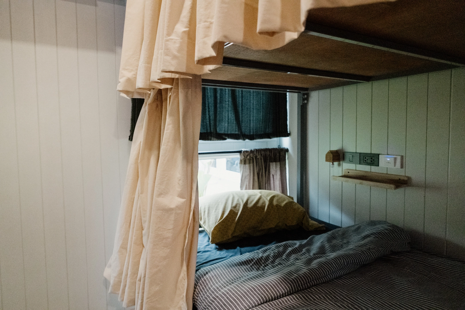CNX dorm bed