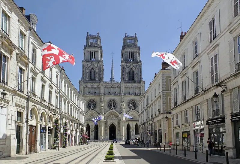 Pourquoi investir en LMNP à Orléans ?