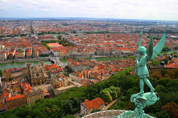 Investissement locatif à Lyon - Guide complet