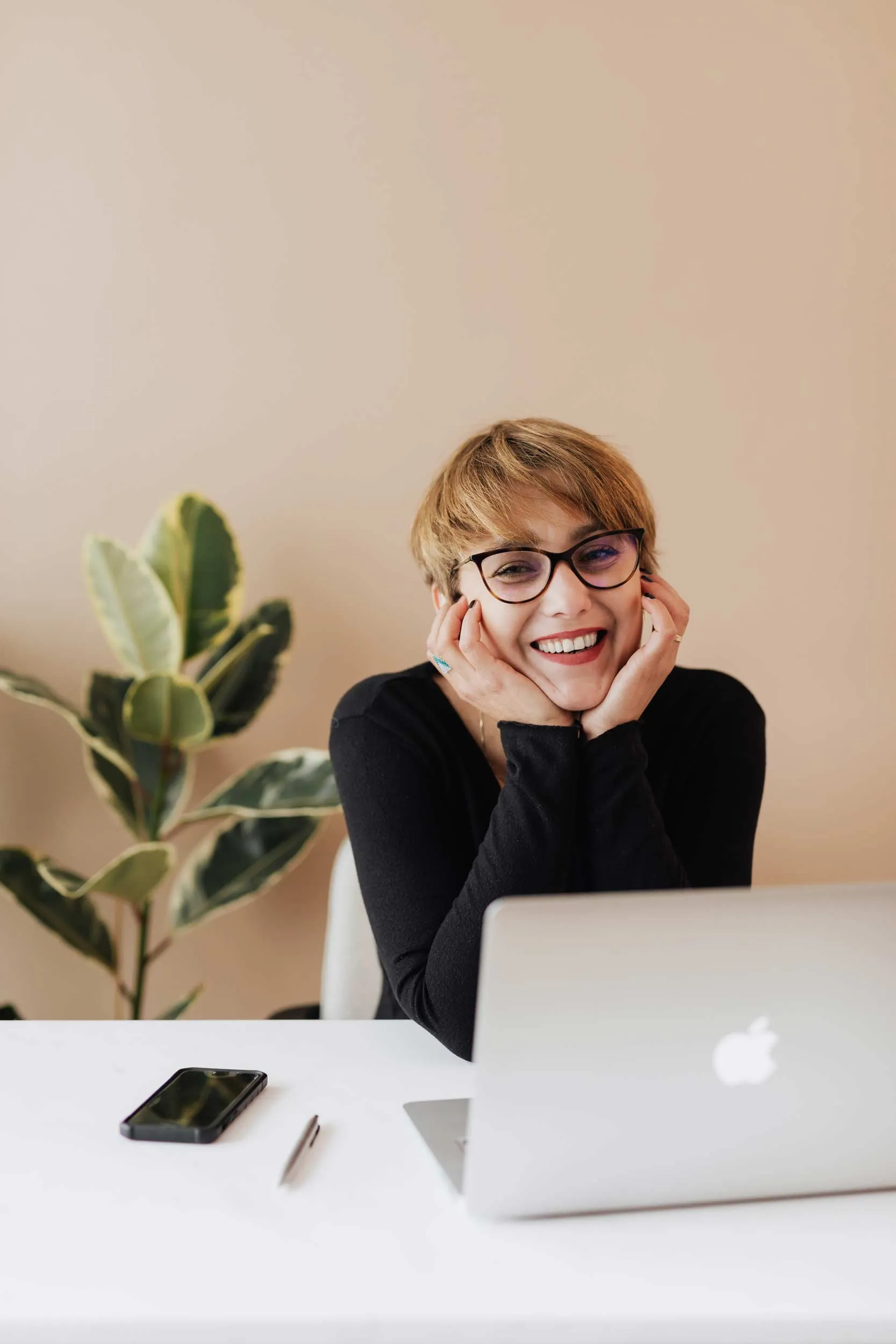 lady on internet