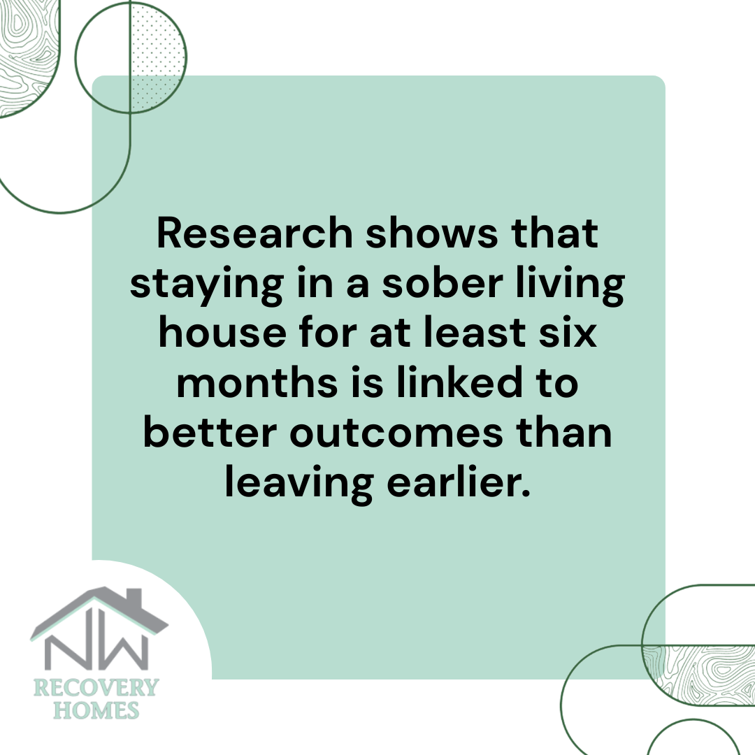 A graphic image stating the benefits of staying in a recovery home near me