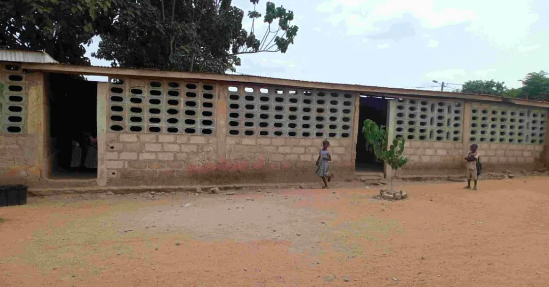 Construire les salles de classe - Action For Africa