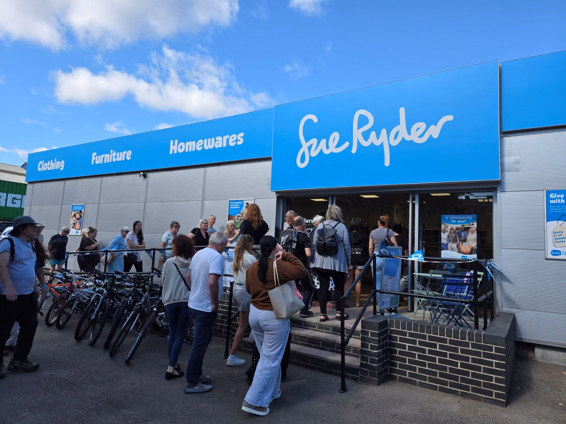 Sue Ryder store frontage