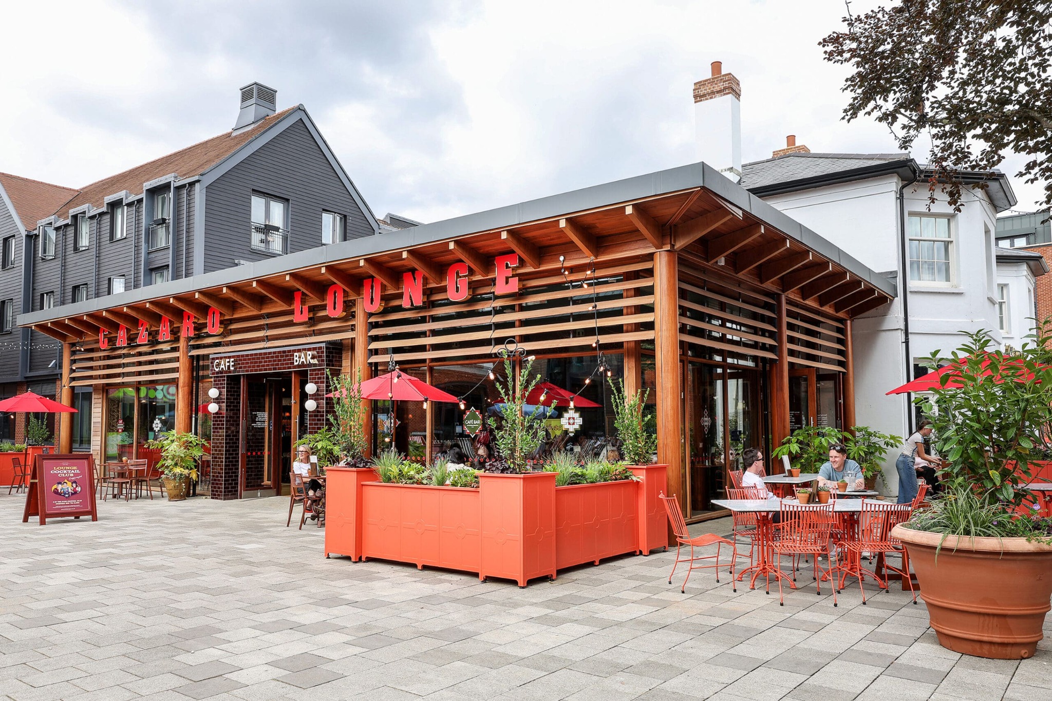 Cazaro Lounge with outdoor seating