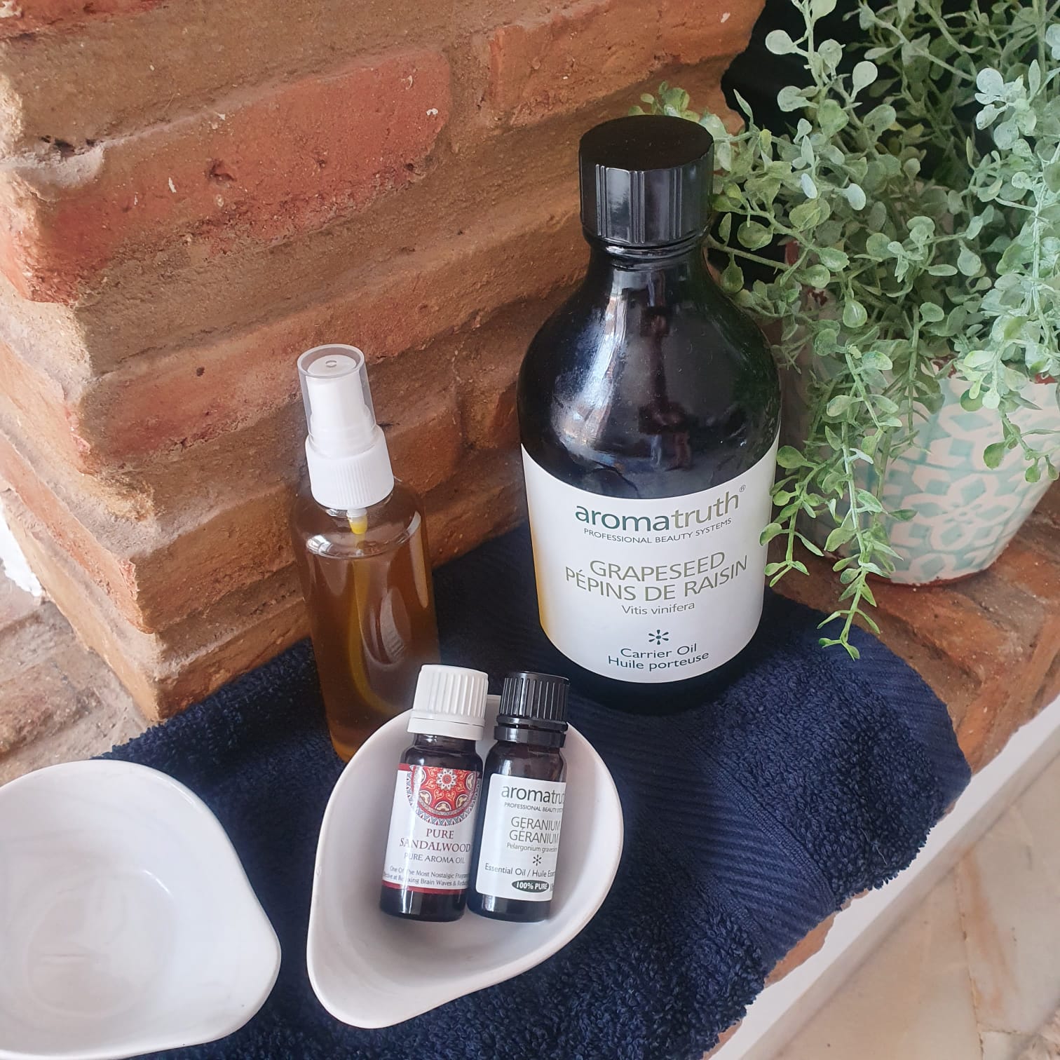 Aromatherapy oil image