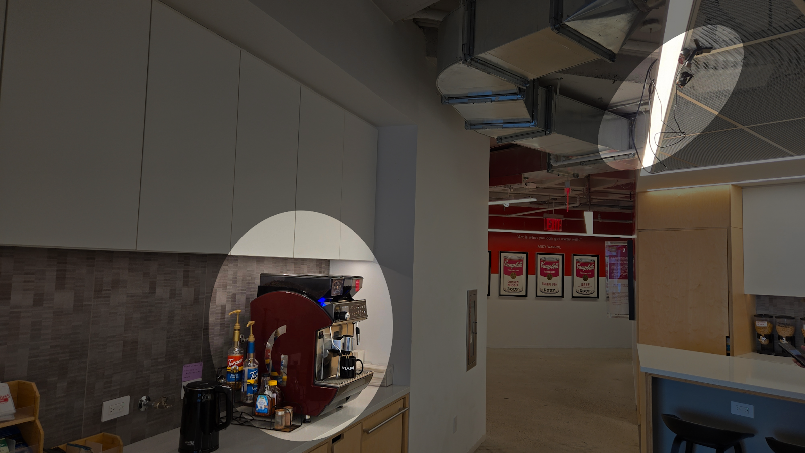Hardware setup of smart coffee machine solution. A 4K camera mounted on the ceiling is pointing at the coffee machine.