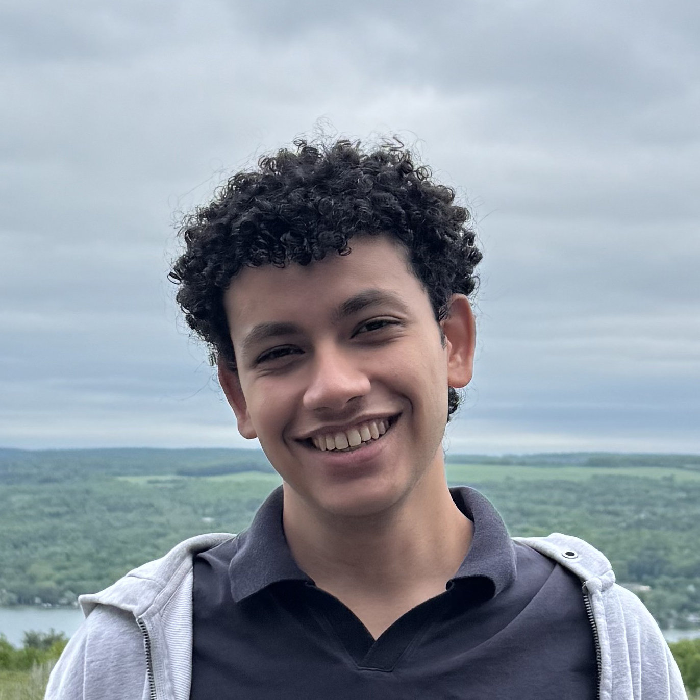 Daniel's headshot