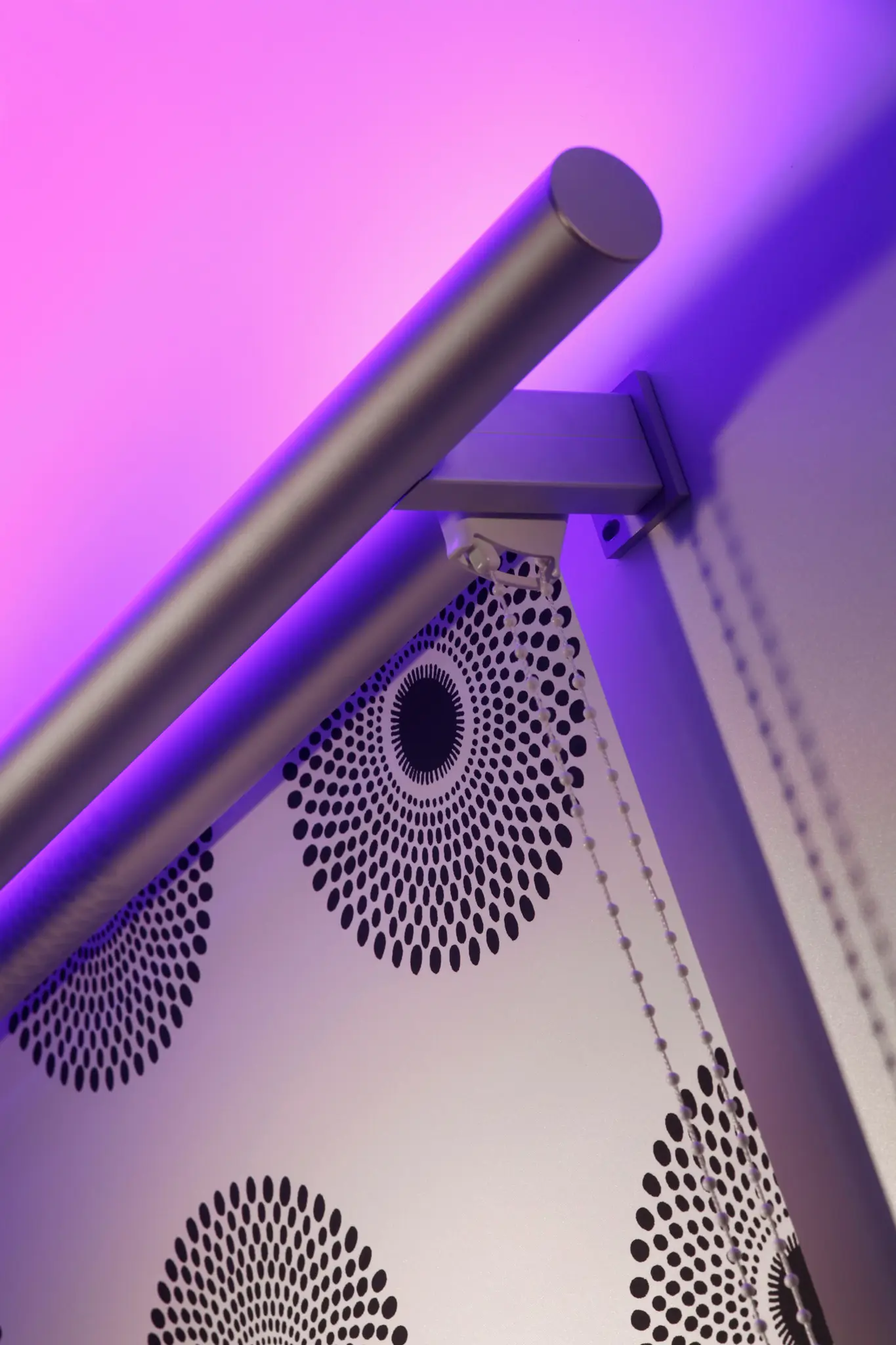 Sunlite fabric roller blind – interior blind creating warm atmosphere with intimate shading