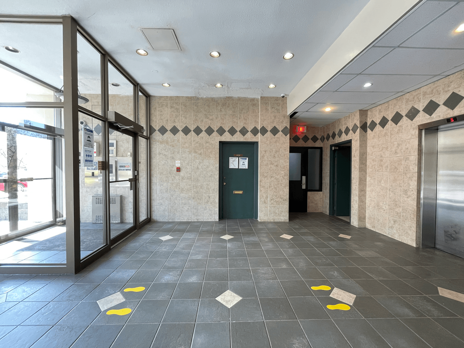 100 Dundas Street East