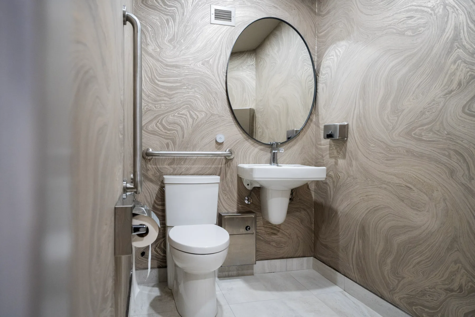 1 Aberfoyle Crescent, Toronto – project photo 15