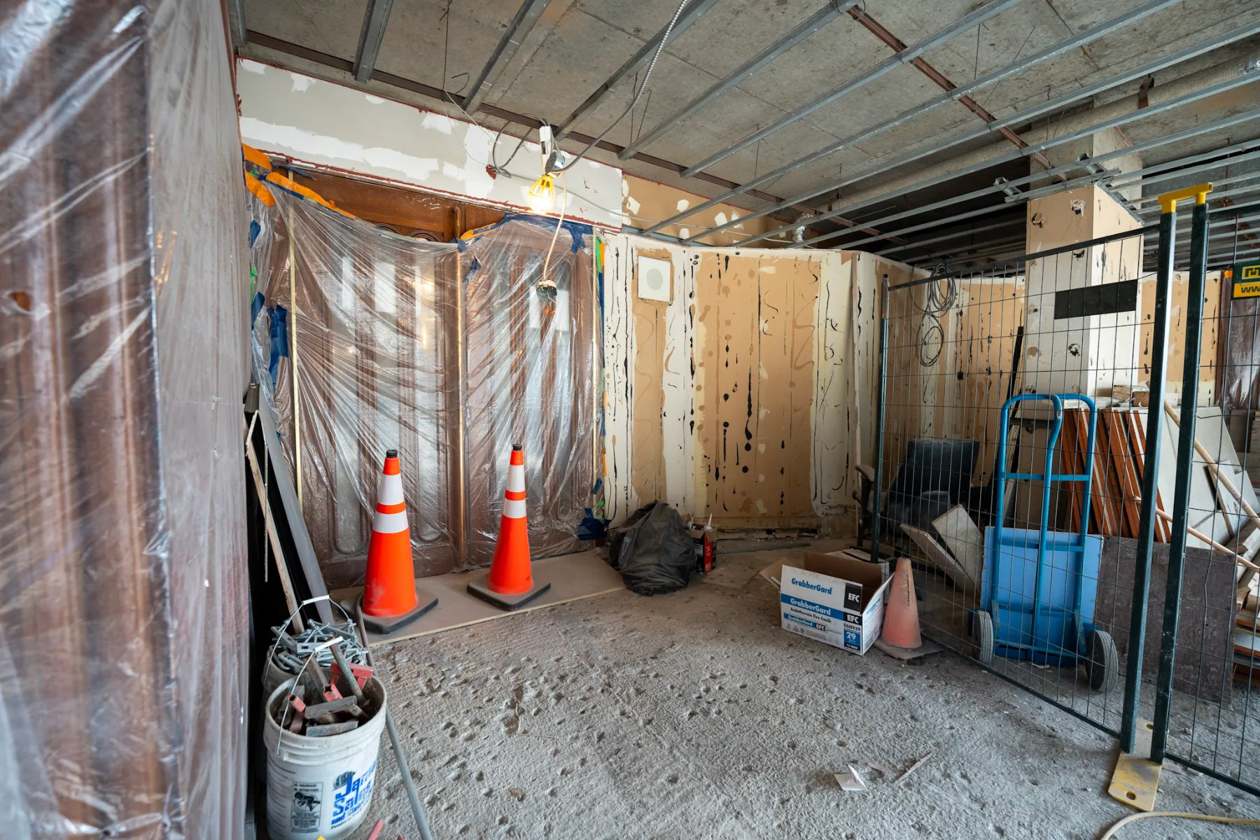 Hall et atrium en conception-construction au 61 & 63 St. Clair Avenue West, Toronto, photo 6 de 18