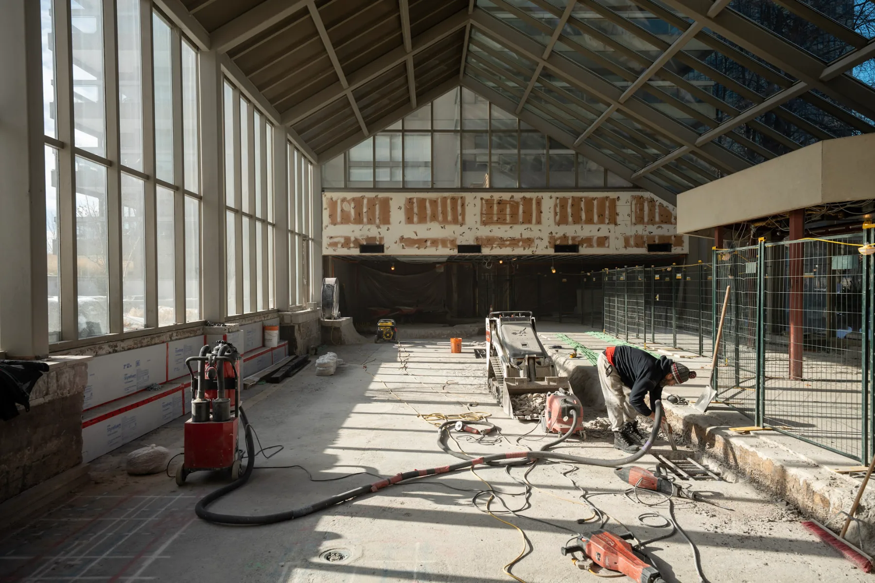 Hall et atrium en conception-construction au 61 & 63 St. Clair Avenue West, Toronto, photo 5 de 18