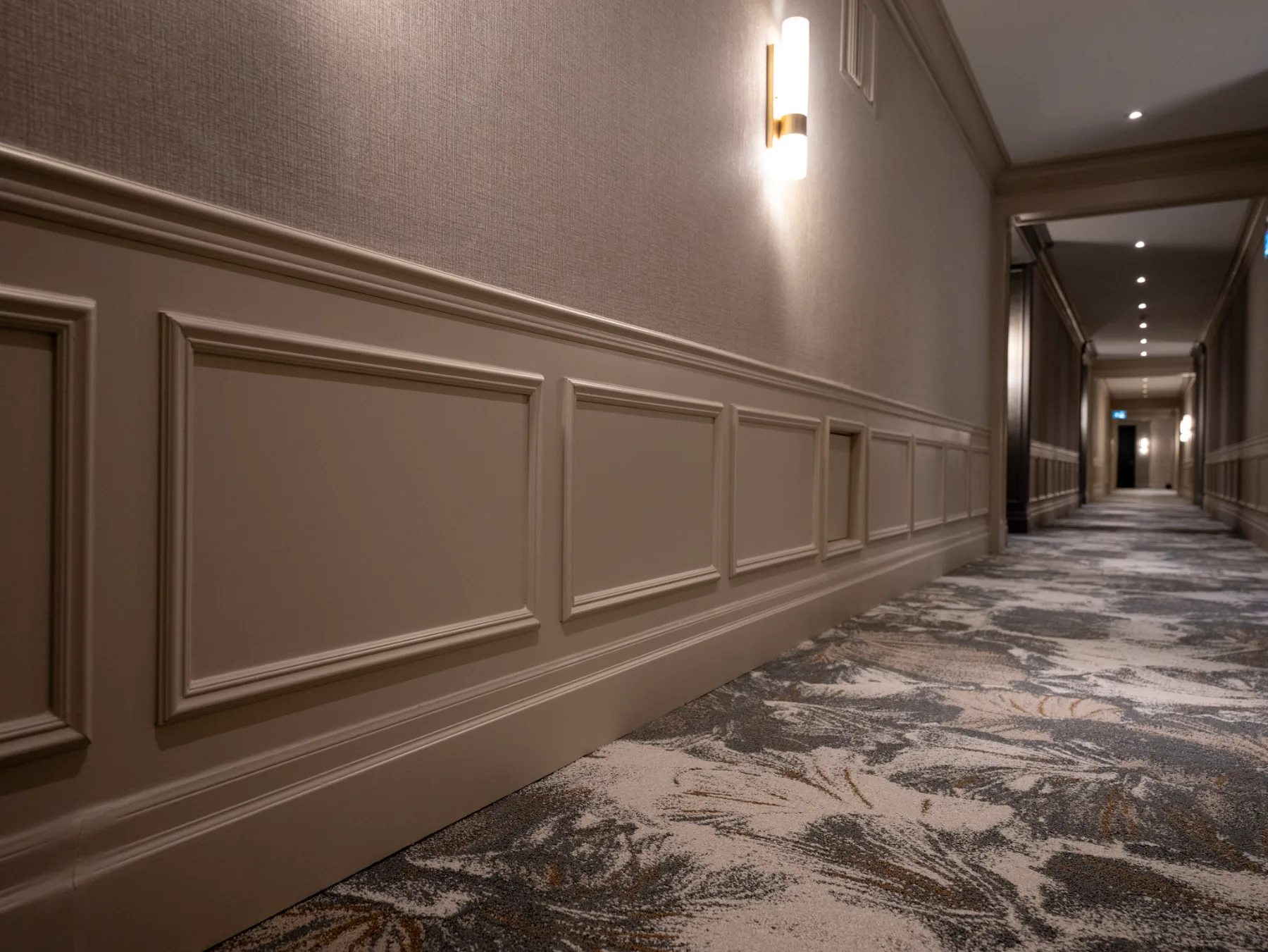 Corridors de copropriété au 21 Burkebrook Place, Toronto, photo 7 de 12
